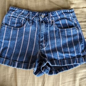 PacSun cuffed denim mom shorts